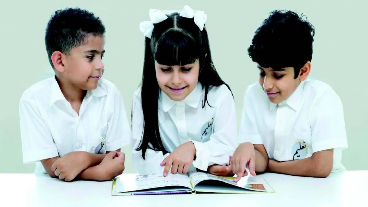 التربية تعتمد الزي المدرسي الجديد للعام الدراسي المقبل